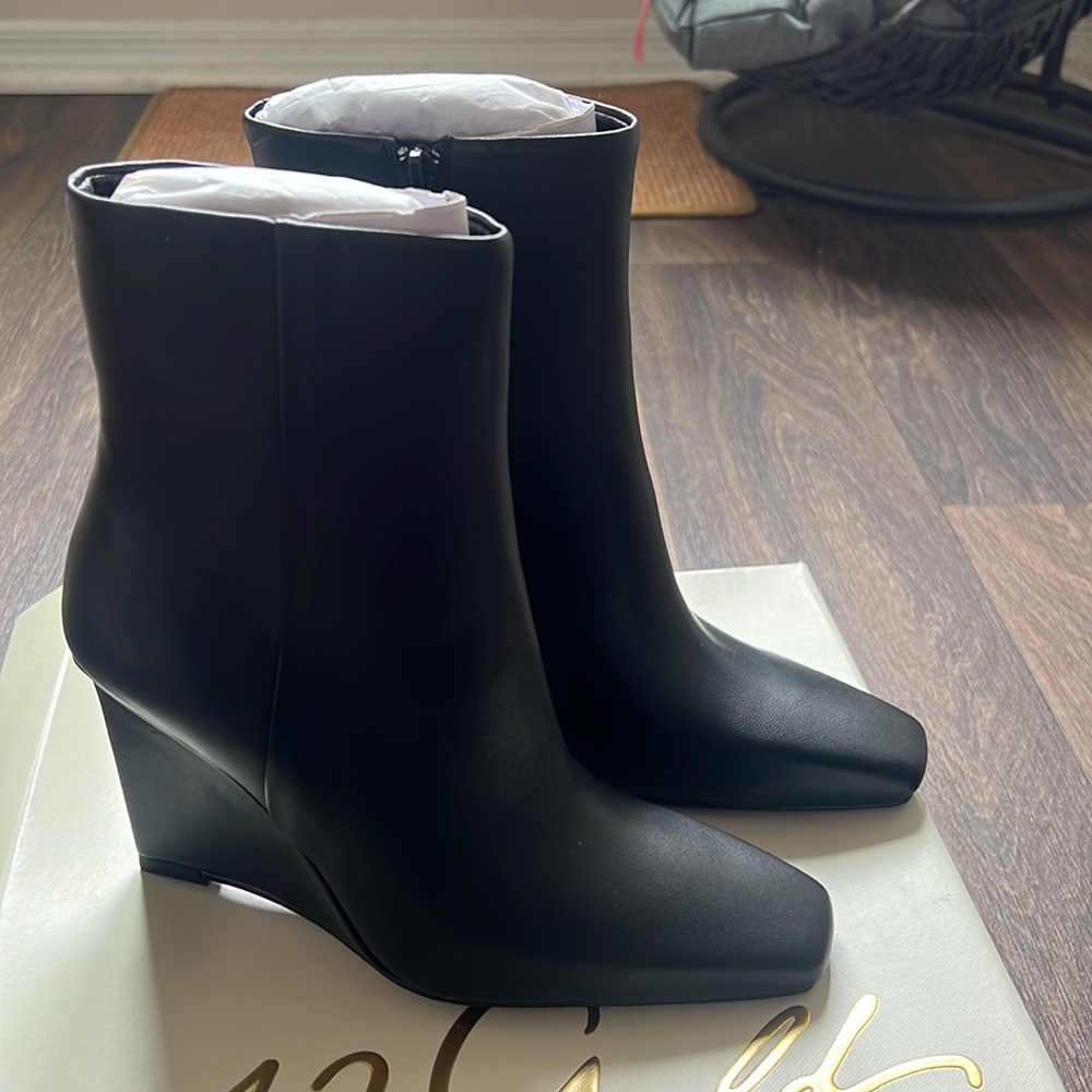 42 Gold Olanna Boot - Picture 2 of 7